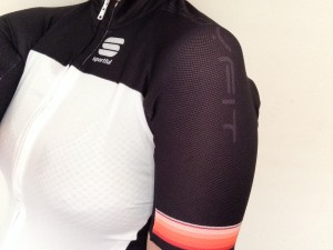 AirMesh one piece shoulders with raw cut sleeves